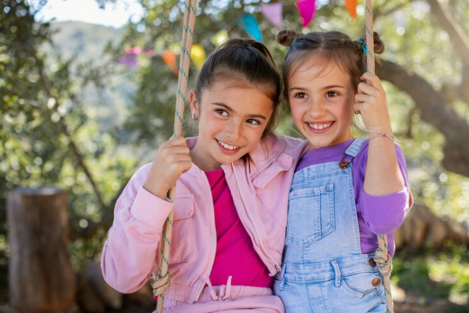 الصداقة عند الأطفال: كيف تساعد طفلك على تكوين صداقات جيدة